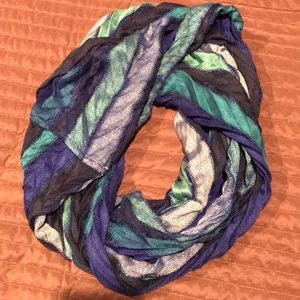 Multicolored blue infinity scarf